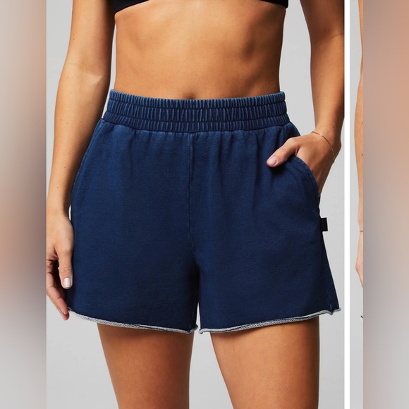 Fabletics - Picture 1 of 2